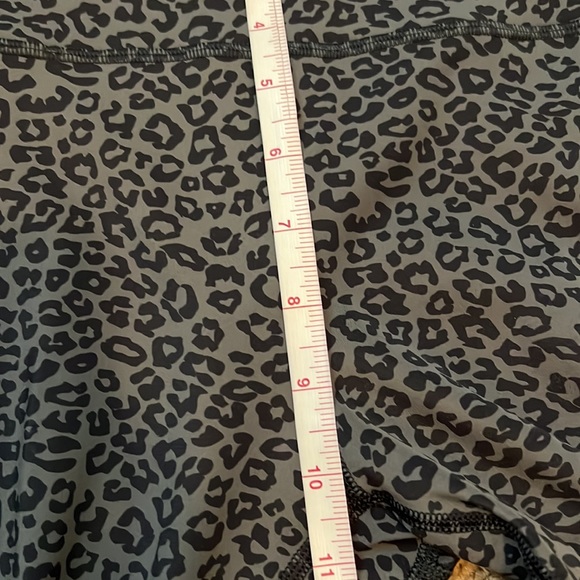 CAROVIA Women's Black/Grey Cheetah Print High Waisted Yoga Leggings Size Small - Picture 9 of 11